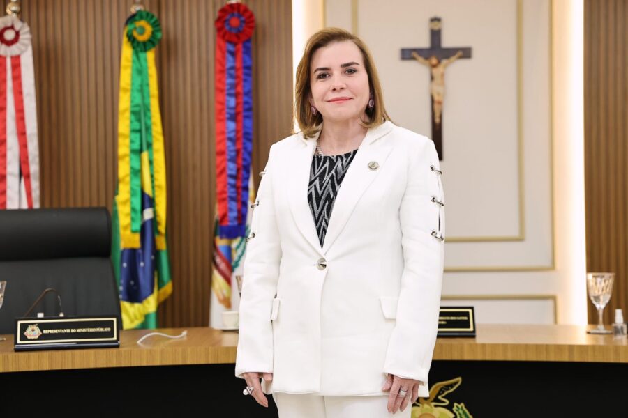 yara lins presidente