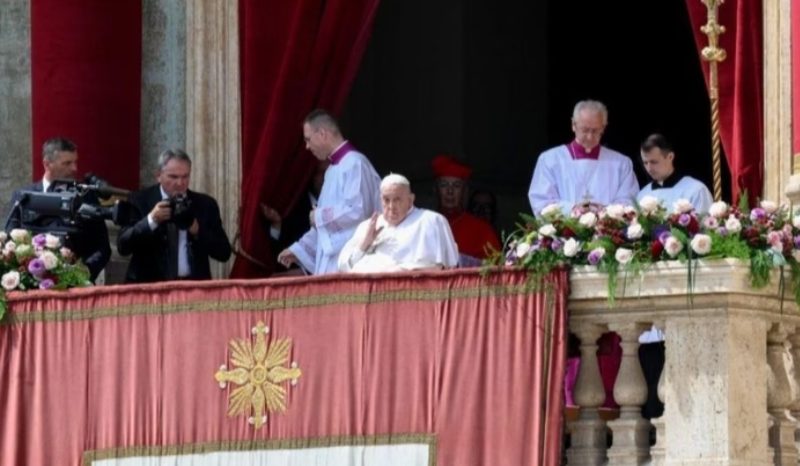 papa_francisco_d24am