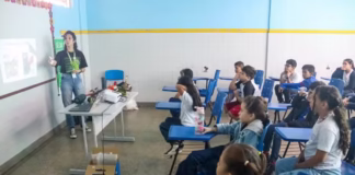 Prefeitura de Manaus paga 14º salário para mais de 1,8 mil servidores da educação nesta quarta-feira