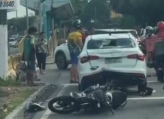 Acidente deixa três feridos em Manaus; vítima foi arremessada em vidro de carro