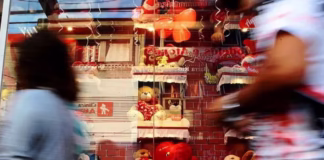 Mais de 90% dos consumidores pretendem comemorar ou presentear no Dia dos Namorados, em Manaus