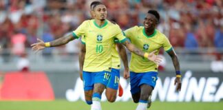 Com Raphinha de titular, Seleção Brasileira enfrenta o Paraguai