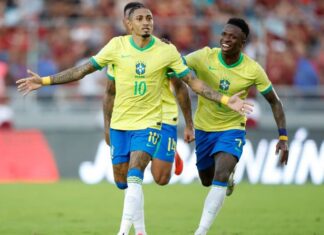 Com Raphinha de titular, Seleção Brasileira enfrenta o Paraguai