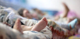 Pesquisa revela microplásticos em placentas e cordões umbilicais de bebês no Brasil Bebes recem nascidos 1024x613