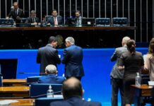 Proteção de crianças no ambiente digital será votada na quarta, anuncia Davi Senado d24am