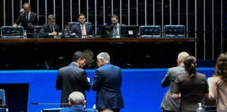 Proteção de crianças no ambiente digital será votada na quarta, anuncia Davi Senado d24am