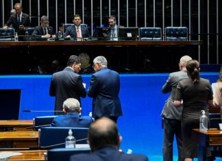 Proteção de crianças no ambiente digital será votada na quarta, anuncia Davi Senado d24am