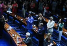 Senado aprova projeto contra adultização de crianças na internet Texto d24am 1024x603