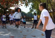 Sem celulares, desempenho escolar e socialização melhoram no RJ Escola rj d24am 1024x613
