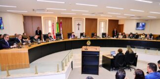 TCE-AM aprova com ressalvas contas de 2022 e 2023 da Prefeitura de Manaus Jazz5161