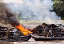 Sobe para 98 o número de dragas destruídas em operação da PF contra garimpo ilegal no Amazonas Dragas destruidas na operacao boiuna contra o garimpo ilegal no sul do amazonas foto divulgacao pf
