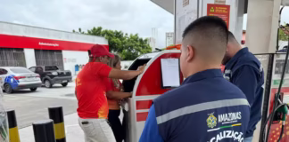 Operação fiscaliza possíveis irregularidades em bombas de combustíveis no Amazonas Imagem do whatsapp de 2025 02 10 a s 10.40.02 b1d1647f