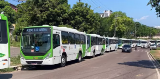 Rodoviários recolhem ônibus por falta de pagamento e paralisam transporte coletivo em Manaus Imagem do whatsapp de 2025 09 11 a s 14.10.15 a3e169b4