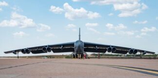 O que o bombardeiro B-52, que sobrevoou costa da Venezuela, é capaz de fazer