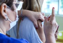 Manaus recebe 300 mil doses de vacina contra Influenza para iniciar campanha