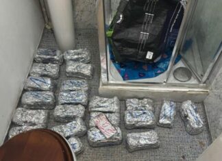 Celular leva polícia a gangue que enviava telefones roubados para a China Bolsa d24am 1024x580