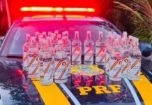 PRF apreende 32 garrafas de cachaça venezuelana transportadas ilegalmente na BR-174, em Manaus Captura de tela 2025 10 09 171342