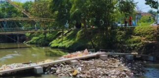 Corpo é encontrado dentro de igarapé no Passeio do Mindu em Manaus Corpo passeio mindu d24am