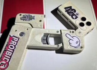 Suspeito é preso com celular que se transforma em revólver