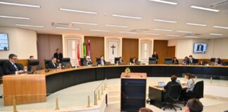 TCE-AM mantém condenação e determina que prefeito de Envira devolva quase R$ 90 mil aos cofres públicos