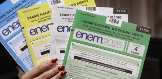 Anulação de 3 questões do Enem ocorre por “precaução”, diz ministro