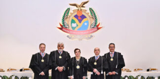 TCE-AM concede Colar do Mérito de Contas a 21 personalidades