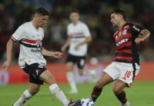 Buscando a liderança do Brasileiro, Flamengo enfrenta o São Paulo