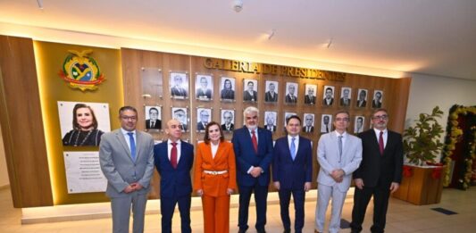 TCE-AM reinaugura galeria dos ex-presidentes como parte das ações pelo aniversário de 75 anos