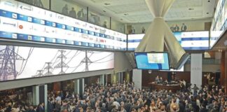 Bolsa sobe 0,37% e quase volta a bater recorde