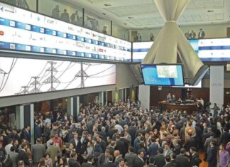 Bolsa sobe 0,37% e quase volta a bater recorde