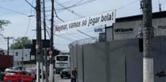Faixa com cobrança a Neymar é colocada em frente ao CT do Santos