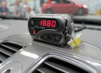 Taxistas ganham dia nacional, isenção de taxa e permissão de transferência