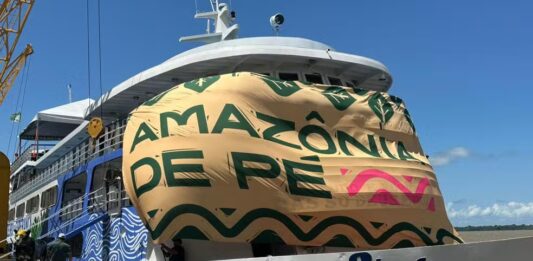 Expedição ‘Banzeiro da Esperança’ chega a Belém e será aberta ao público com oficinas, debates e shows durante a COP30