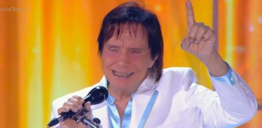 Por que Roberto Carlos mudou letra de música após 48 anos no especial da Globo?