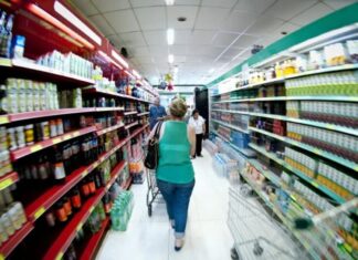 Preço da cesta básica de alimentos cai em 24 capitais, diz pesquisa