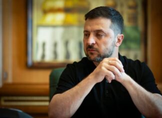 Zelensky já está na Flórida para discutir com Trump plano para encerrar guerra