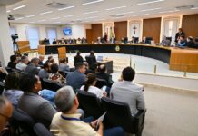 TCE-AM inicia julgamento das contas da Prefeitura de Manaus de 2024 e adia análise após pedido de vistas