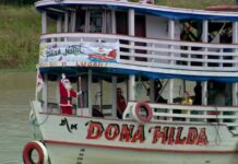 Papai Noel ribeirinho leva presentes à comunidades da Amazônia há 27 anos