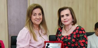 Presidente do TCE-AM recebe Prêmio “Mãos que Amparam” concedido pelo TJAM