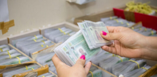 Adequação à nova CNH suspende novos serviços de habilitação no Detran-AM