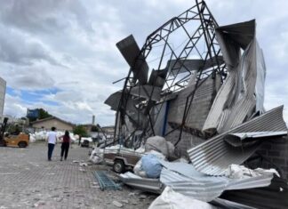 Cidade do Paraná é atingida por ventos fortes de até 180 km/h