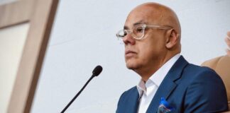 Venezuela liberta presos em meio a crise e denúncia de ‘sequestro’ de Maduro