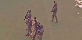 De algemas e com roupa de presidiário: Maduro vai a tribunal para audiência