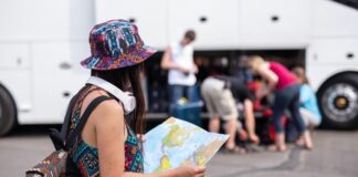 Viagens de ônibus crescem em 2025 com alta do turismo doméstico