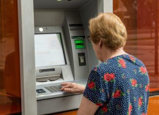 Valor mínimo dos benefícios do INSS passa a ser de R$ 1.621 a partir deste mês