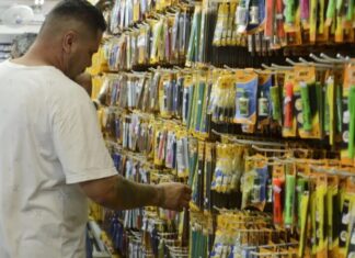 Preço de material escolar pode variar até 276% nas papelarias de SP
