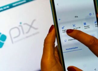 Receita Federal volta a negar taxação do Pix e alerta para golpes