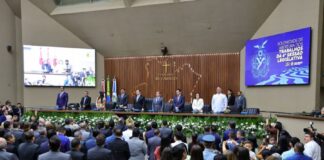 Corte de Contas prestigia abertura do ano legislativo na ALEAM