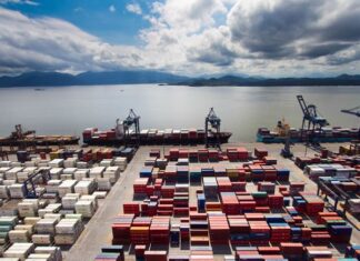 Novas tarifas de Trump poupam 46% das exportações do Brasil aos EUA