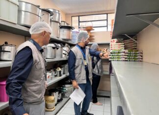 Blitz do TCE-AM fiscaliza merenda escolar em 10 escolas estaduais de Manaus